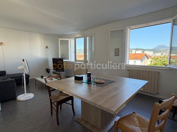 Location
                Appartement82 m² - 4 Pièces -
                    CLERMONT FERRAND (63000)