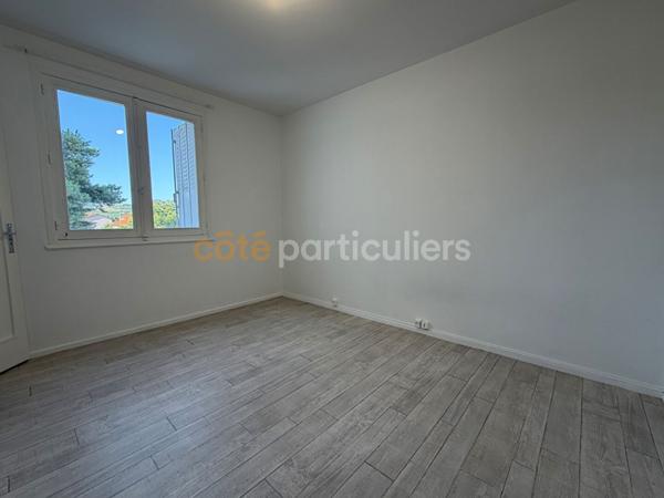 Location
                Appartement82 m² - 4 Pièces -
                    CLERMONT FERRAND (63000)