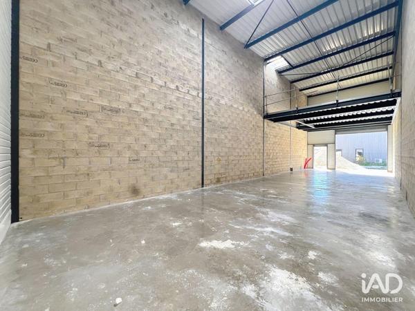 Location local d’activité 162 m² Saint-Pierre-du-Perray