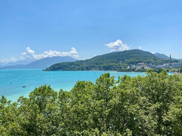 Appartement d'exception   117 m2 avec vue lac spectaculaire.