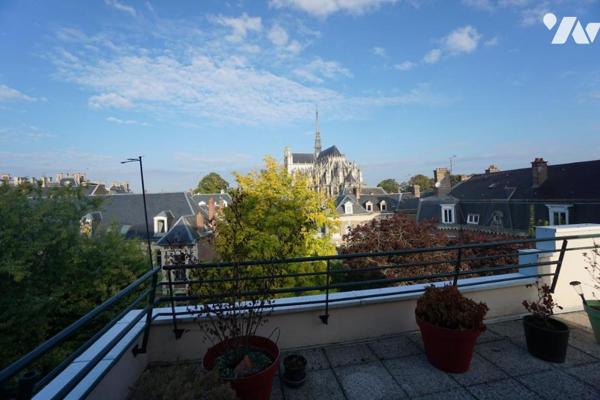 HYPER CENTRE, APPARTEMENT DE TYPE 4 avec ascenseur, DEUX GARAGES et TERRASSE DE 44m²