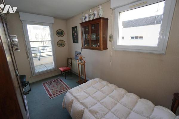 HYPER CENTRE, APPARTEMENT DE TYPE 4 avec ascenseur, DEUX GARAGES et TERRASSE DE 44m²