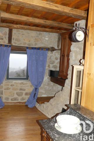 Maison de village 5 pièces de 100 m² à Burzet (07450)