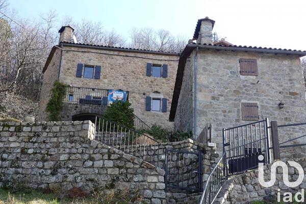 Maison de village 5 pièces de 100 m² à Burzet (07450)