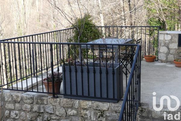 Maison de village 5 pièces de 100 m² à Burzet (07450)