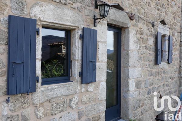 Maison de village 5 pièces de 100 m² à Burzet (07450)