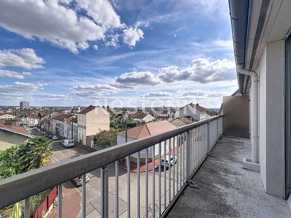 Secteur des Ruchoux, studio de plus de 34m2, balcon et stationnement privatif