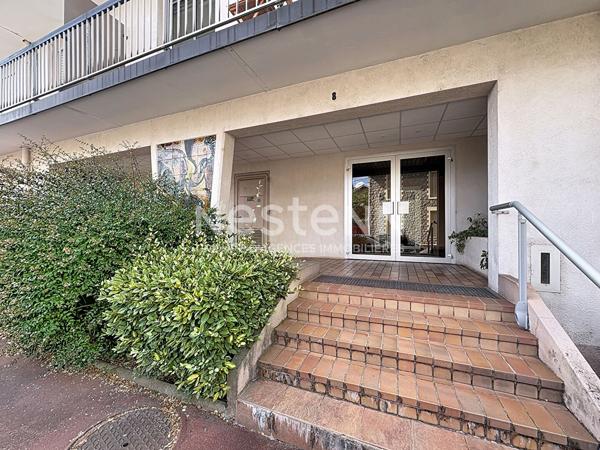 Secteur des Ruchoux, studio de plus de 34m2, balcon et stationnement privatif
