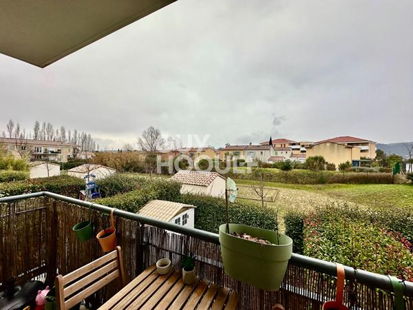 CHARMANT T2 AVEC BALCON ET PARKING