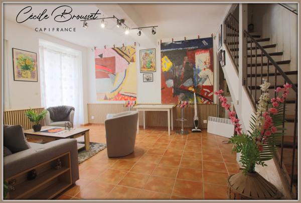 Maison de village rénovée à vendre 7 pièces SAINT LAURENT DE CERDANS (66)