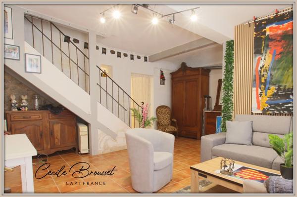 Maison de village rénovée à vendre 7 pièces SAINT LAURENT DE CERDANS (66)