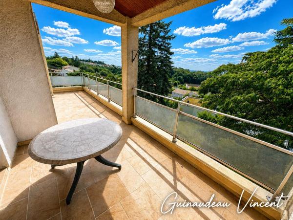 Maison à POUZAUGES, 85700 - 6 pièces 175m²