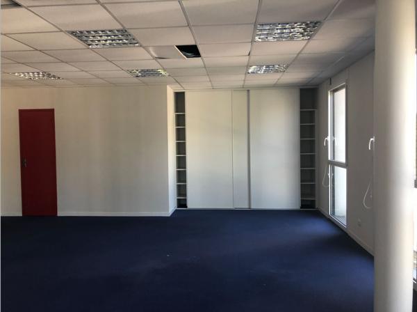 A vendre plateaux de bureau de 184.5 m2 Vannes ouest, open space quartier tertiaire et verdoyant