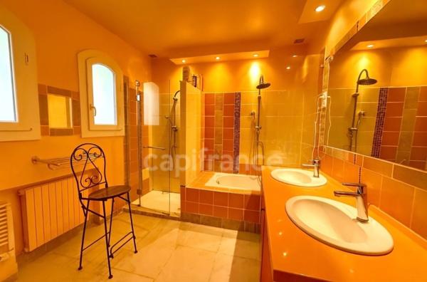 Maison provençale 7 pièces avec garage et piscine DRAGUIGNAN (83)