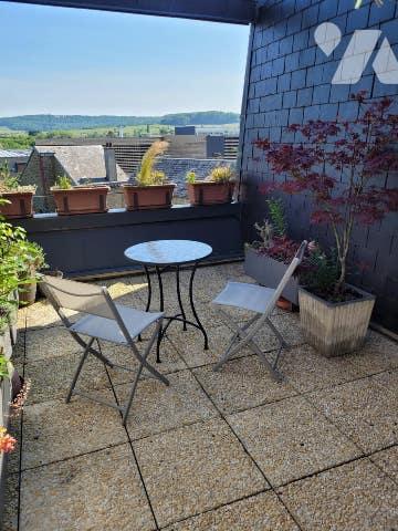 Au dernier étage d'une résidence, grand appartement de type 3 avec terrasse, garage et stationnement