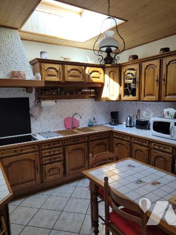 Au dernier étage d'une résidence, grand appartement de type 3 avec terrasse, garage et stationnement