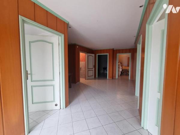 Maison familiale + maison indépendante+ hangar