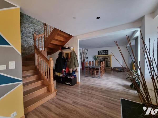 Maison familiale + maison indépendante+ hangar