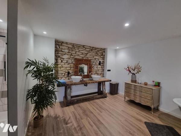 Maison familiale + maison indépendante+ hangar