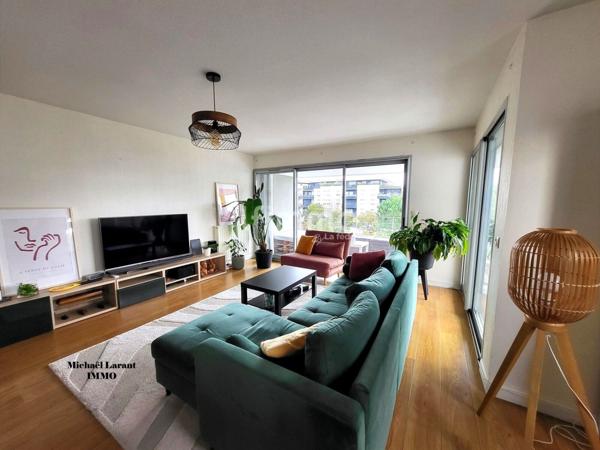 Appartement T3 lumineux avec balcon-terrasse – Bruges-Lac