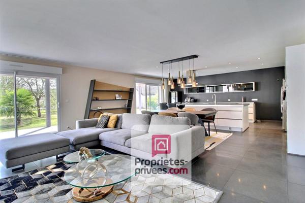 1h15 de PARIS - MAISON CONTEMPORAINE DE PLAIN-PIED 150 m2, CHALET, GARAGE de 80 m2, Le TOUT EDIFIE SUR -6400 m2 DE TERRAIN CLOS