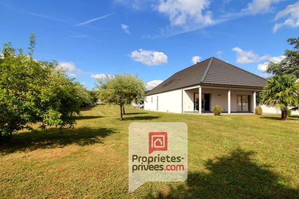 1h15 de PARIS - MAISON CONTEMPORAINE DE PLAIN-PIED 150 m2, CHALET, GARAGE de 80 m2, Le TOUT EDIFIE SUR -6400 m2 DE TERRAIN CLOS