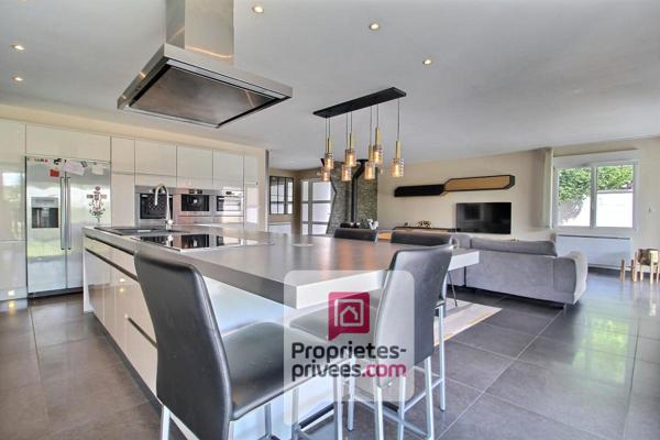 1h15 de PARIS - MAISON CONTEMPORAINE DE PLAIN-PIED 150 m2, CHALET, GARAGE de 80 m2, Le TOUT EDIFIE SUR -6400 m2 DE TERRAIN CLOS