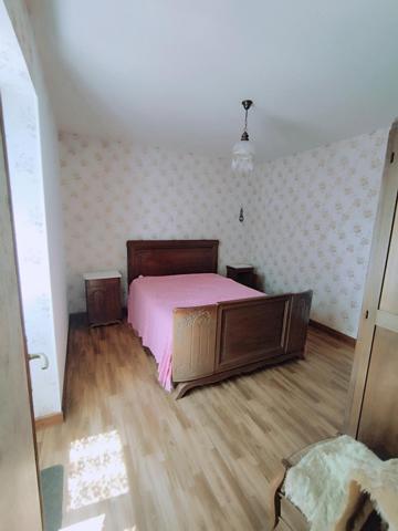 Maison longère en pierre, terrain 10 077 m2