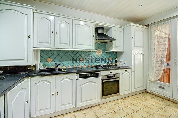 Maison Vitrolles nord 4 pièce(s) 80 m2 + veranda 23m², 3 chambres, terrain 140m² environ.