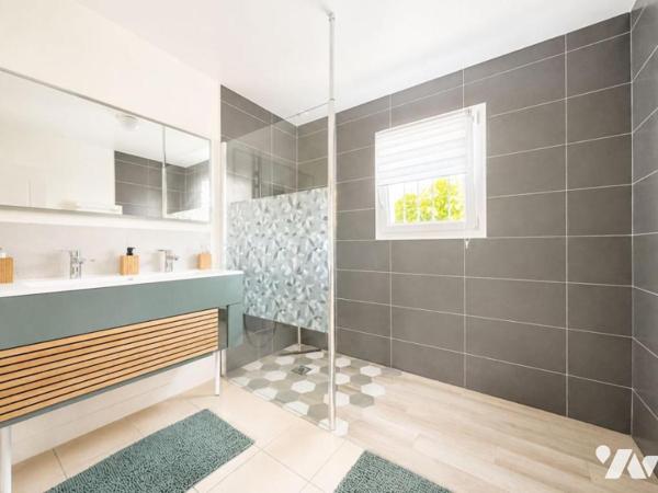 FOUESNANT – ENTRE BOURG ET PLAGES – PROPRIÉTÉ DE CHARME SUR PLUS DE 3 600 M² DE PARC ARBORÉ
