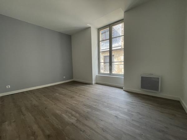 Poitiers Plateau Marché Notre Dame T3 neuf avec terrasse dans une petite copropriété entièrement restaurée.