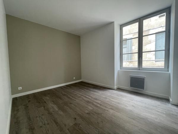 Poitiers Plateau Marché Notre Dame T3 neuf avec terrasse dans une petite copropriété entièrement restaurée.