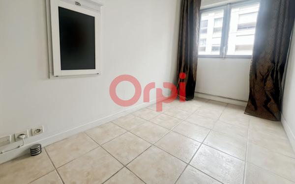 Appartement à vendre    3 pièces • 62,21 m2 Paris 11