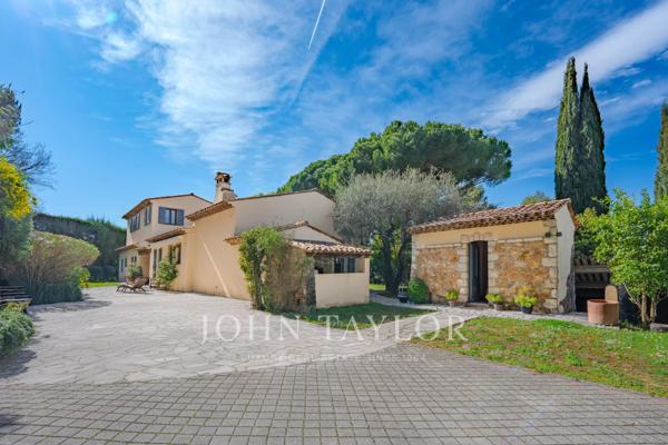 Mougins - Propriété de charme à pied des commerces