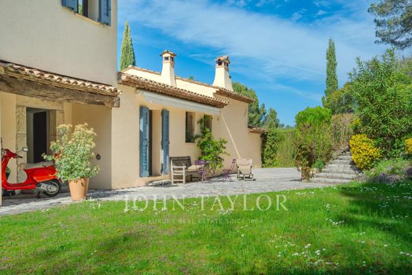 Mougins - Propriété de charme à pied des commerces