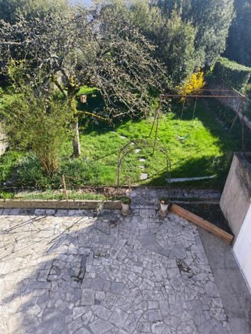 Maison familiale 5 chambres avec jardin clos – Proche centre-ville et gare