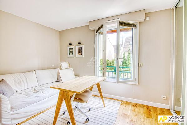 Versailles Avenue de Paris Appartement 5 pièces 116 m² carrez avec terrasse, jardin et 3 places de parking 1 045 000 € **  - Référence  28229