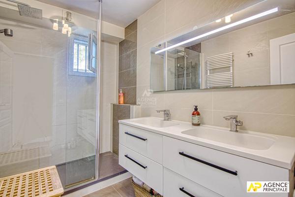 Versailles Avenue de Paris Appartement 5 pièces 116 m² carrez avec terrasse, jardin et 3 places de parking 1 045 000 € **  - Référence  28229