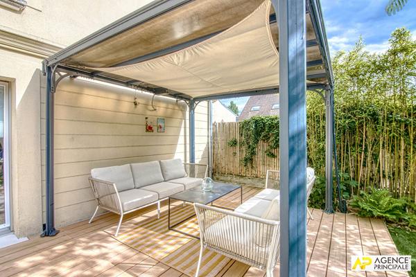 Versailles Avenue de Paris Appartement 5 pièces 116 m² carrez avec terrasse, jardin et 3 places de parking 1 045 000 € **  - Référence  28229