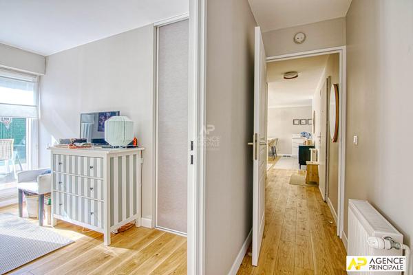 Versailles Avenue de Paris Appartement 5 pièces 116 m² carrez avec terrasse, jardin et 3 places de parking 1 045 000 € **  - Référence  28229