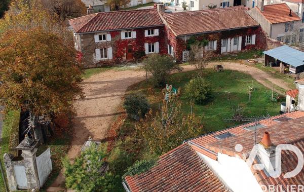 Maison à vendre 7 pièces 203 m² Quinçay