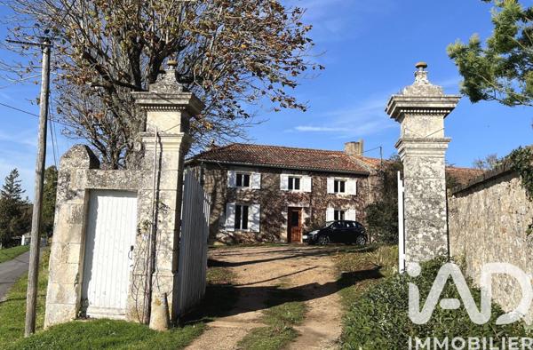 Maison à vendre 7 pièces 203 m² Quinçay