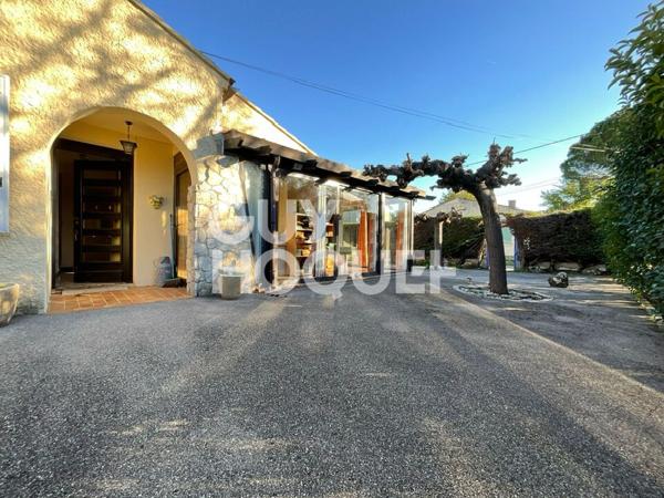 Charmante maison à vendre à L'Isle-sur-la-Sorgue au partage des eaux