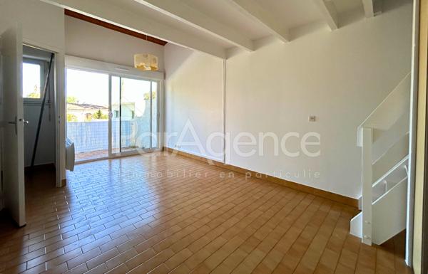Appartement balcon, garage et parking 600m plage