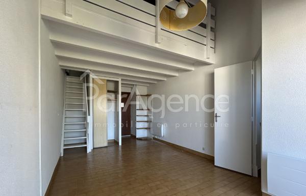 Appartement balcon, garage et parking 600m plage