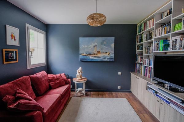 Propriété avec piscine et jardin paysager
