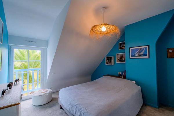 Propriété avec piscine et jardin paysager