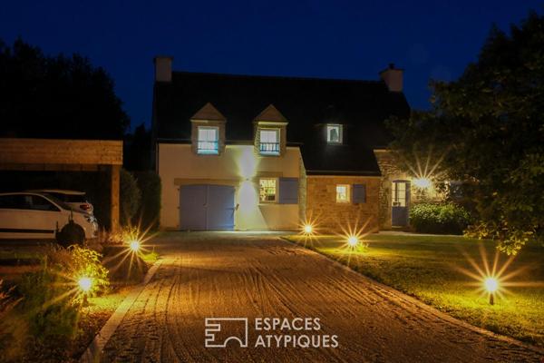 Propriété avec piscine et jardin paysager
