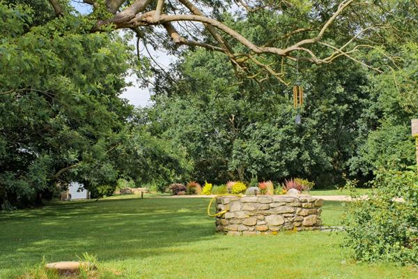 Propriété avec piscine et jardin paysager