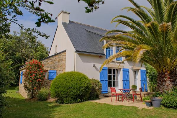 Propriété avec piscine et jardin paysager